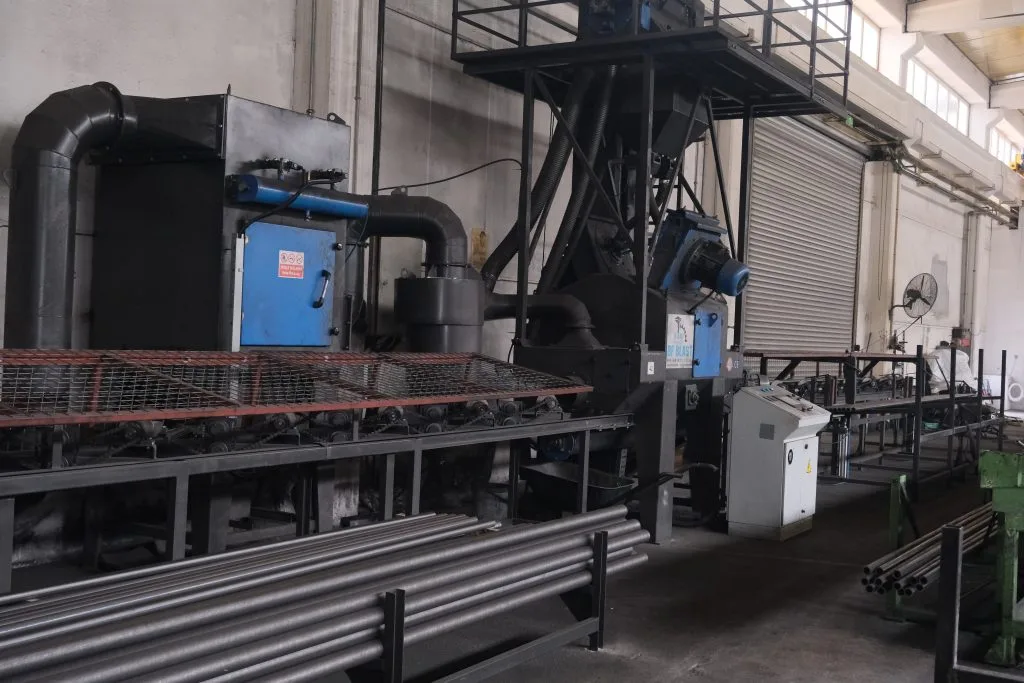 Pipe & Tube Blasting Machine